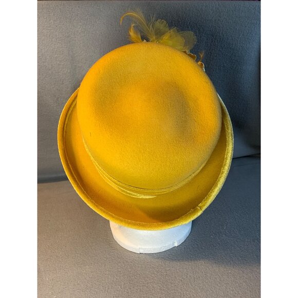 Ladies Gold Wool Hat with Feather and Velvet Accents Deborah Fashions Sz 23 Vtg - Picture 4 of 11